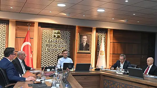 Başkan Akın, İlçe Toplantılarına Ayvalık'tan Başladı