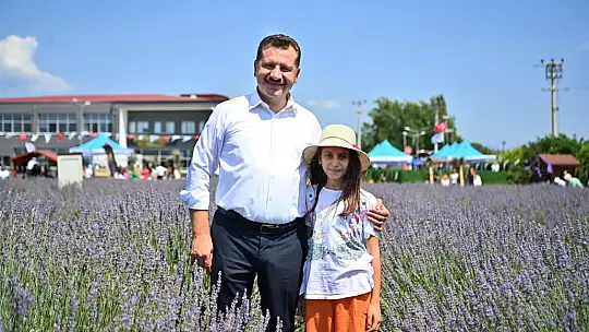 Başkan Yılmaz, aromatik bitki hasadına katıldı