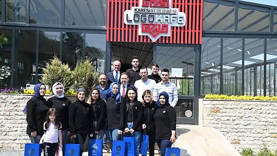 Karesi Ailesi Bayramlaştı