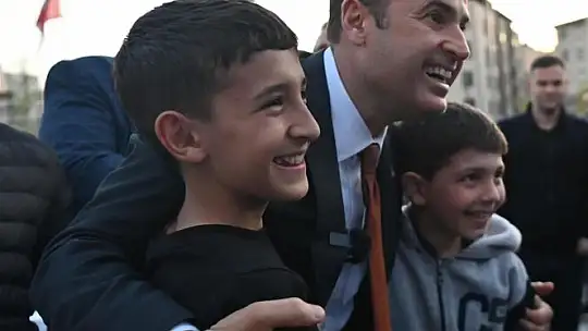 Başkan Ahmet Akın, hemşehrilerinin bayramını kutladı