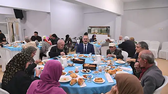 Huzurevinde İftar Vakti
