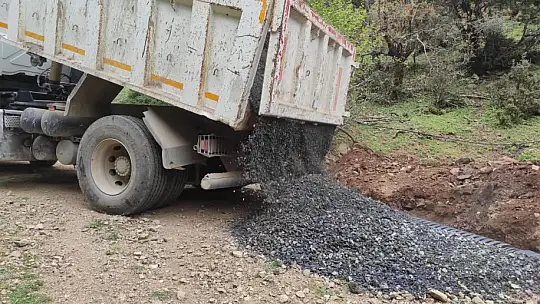 Burhaniye Kırsal Mahallelerinde Çalışmalar Devam Ediyor