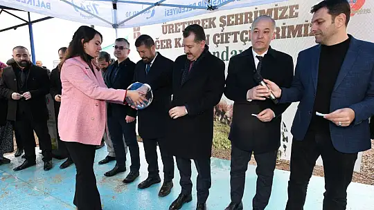Yücel Yılmaz, küçükbaş üreticilerin yanında