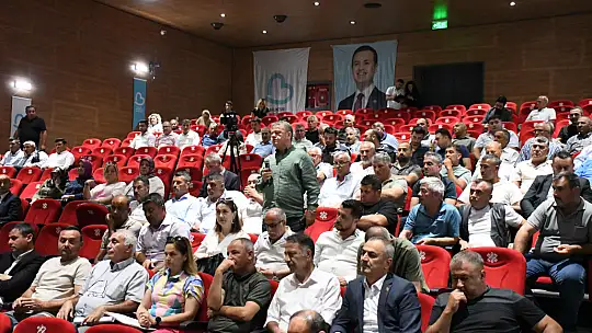 Büyükşehir'in Düzenlediği Toplantı Muhtarları Bir Araya Getirdi