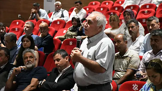 Büyükşehir'in Düzenlediği Toplantı Muhtarları Bir Araya Getirdi