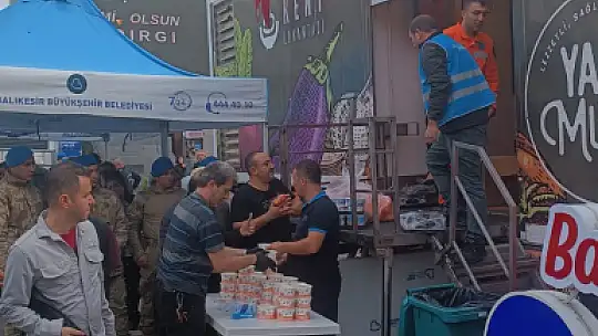 Büyükşehir Belediyesi 107 araç, 242 personelle deprem bölgesinde
