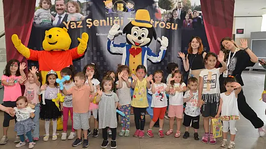 Tiyatro Festivali'ne izleyici akını