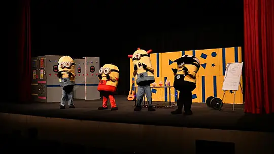 Tiyatro Festivali'ne izleyici akını