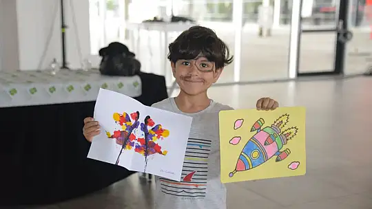 Tiyatro Festivali'ne izleyici akını