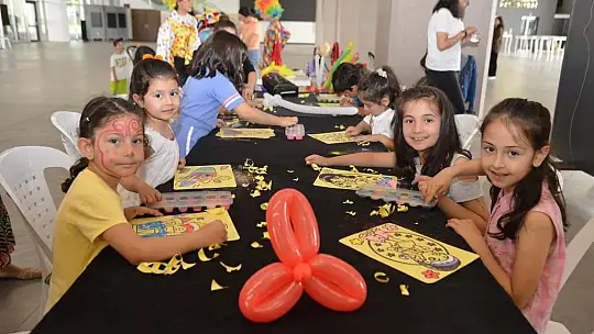 Tiyatro Festivali'ne izleyici akını