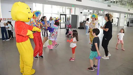 Tiyatro Festivali'ne izleyici akını