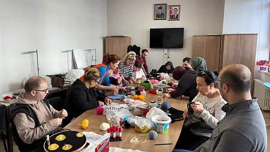 Büyükşehir özel gereksinimli bireyleri sanat çatısı altında buluşturuyor