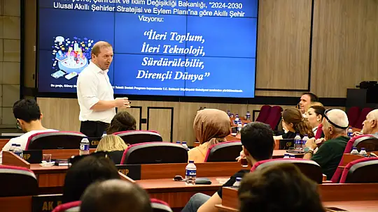 Büyükşehir'de Personele Akıllı Şehir Stratejisi Anlatıldı