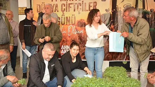 Büyükşehir'den çiftçiye fide desteği