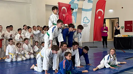 Büyükşehir'in 49 sporcusu judo kuşak sınavını başarıyla geçti