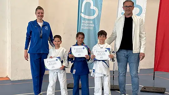 Büyükşehir'in 49 sporcusu judo kuşak sınavını başarıyla geçti