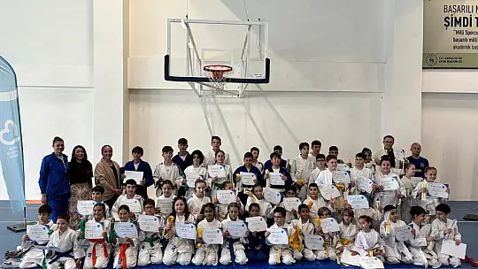 Büyükşehir'in 49 sporcusu judo kuşak sınavını başarıyla geçti