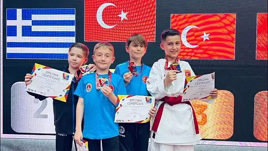 Balıkesir'in minik şampiyonu Türkiye'nin gururu olma yolunda ilerliyor