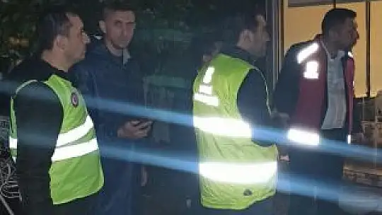 Büyükşehir Ekipleri Geceyi Ayakta Geçirdi