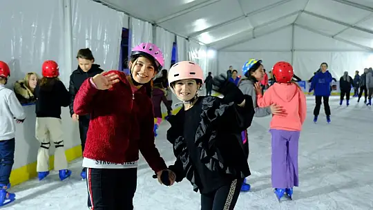 ÇOCUKLAR ALTIEYLÜL'DE MUTLU