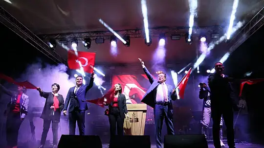 Edremit'te Fener Alayı Coşkusu