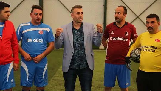Edremit'te Cumhuriyet Kupası Turnuvası başladı