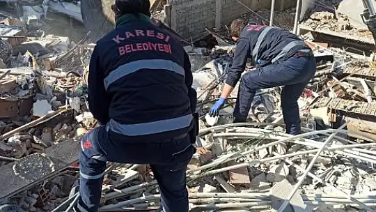 Karesi Belediyesi Arama Kurtarma Ekibi Umut Oluyor