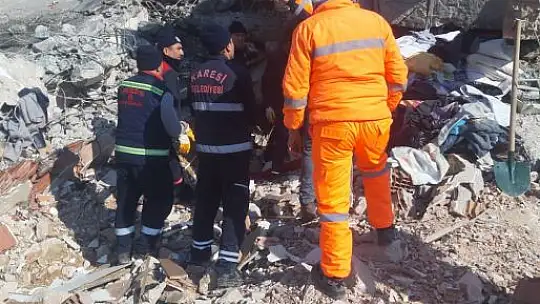 Karesi Belediyesi Arama Kurtarma Ekibi Umut Oluyor