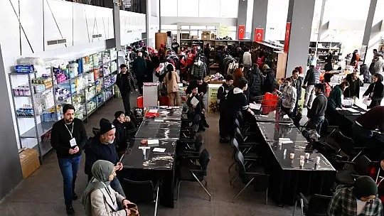Balıkesir'de Depremzedelerin Tüm İhtiyaçları Karşılanıyor