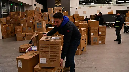 Balıkesir'de Depremzedelerin Tüm İhtiyaçları Karşılanıyor