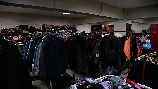 Balıkesir'de Depremzedelerin Tüm İhtiyaçları Karşılanıyor