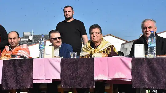7. Geleneksel Edremit Deve Güreşleri Festivali