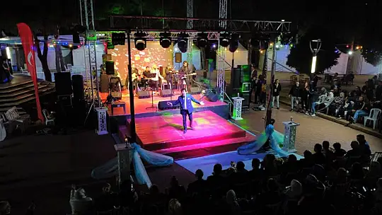 Altıeylül'de Ahmet Selçuk İlkan Rüzgârı