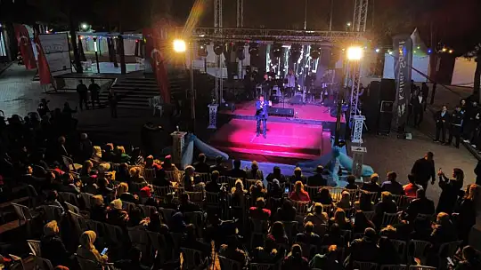 Altıeylül'de Ahmet Selçuk İlkan Rüzgârı