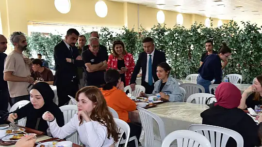 Rektör Prof. Dr. İlter Kuş, Yeni Dönemin İlk Gününde Öğrencilerle Buluştu
