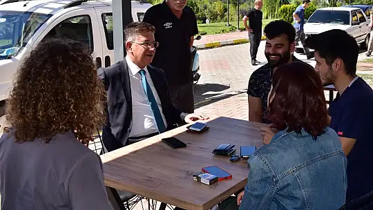 Rektör Prof. Dr. İlter Kuş, Yeni Dönemin İlk Gününde Öğrencilerle Buluştu