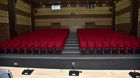 BAÜN Tıp Fakültesinde Yeni Konferans Salonu Faaliyete Açıldı