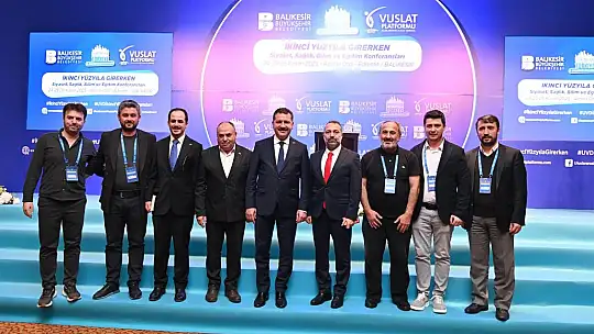 'İkinci Yüzyıla Girerken Ufuktaki Yeni Türkiye'