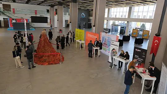 Başkan Kula, 'E-ticaretle Balıkesir'in stratejik konumu fırsatları daha da artıracak.'