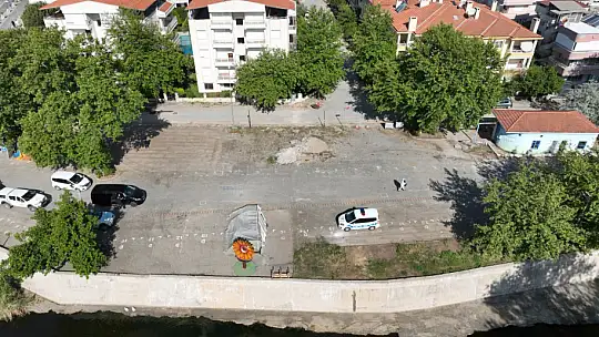 EDREMİT'TE İSKELE MAHALLESİ'NDE ÇEVRE DÜZENLEMESİ YAPILIYOR