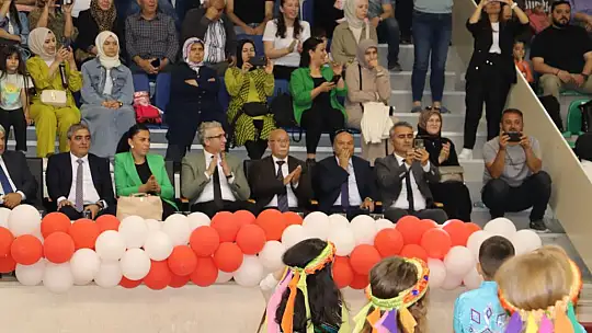 EDREMİT'TE MİNİK YÜREKLERİN, BÜYÜK ŞENLİĞİ