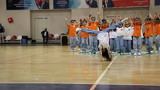 EDREMİT'TE MİNİK YÜREKLERİN, BÜYÜK ŞENLİĞİ