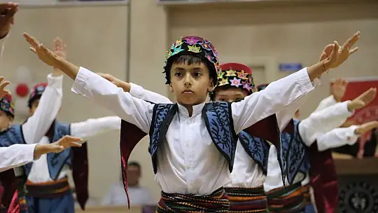 EDREMİT'TE MİNİK YÜREKLERİN, BÜYÜK ŞENLİĞİ