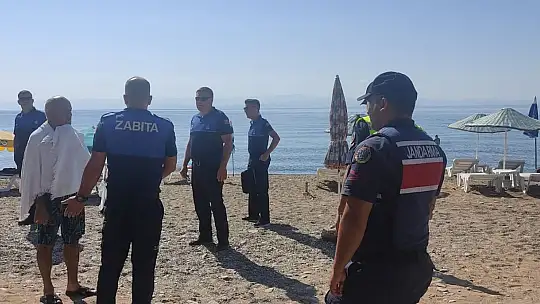 Edremit Sahillerinde İzinsiz Şezlonglar Toplandı