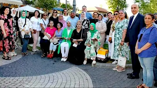 Aşure Hayrıyla Geleneklere Vefa Örneği