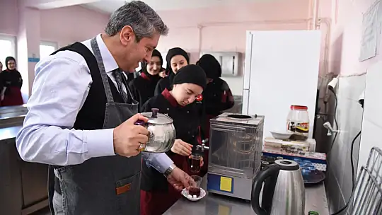 'Öğrenmek Birlikte Güzel' ve 'Pusulam Öğretmenim' Projeleri Başladı