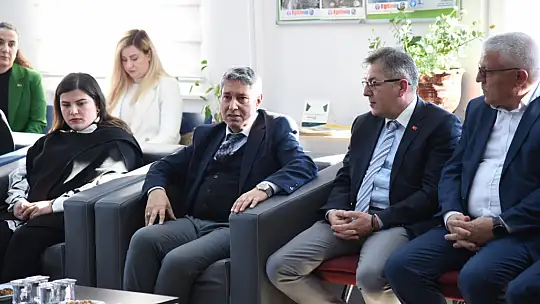 'Öğrenmek Birlikte Güzel' ve 'Pusulam Öğretmenim' Projeleri Başladı