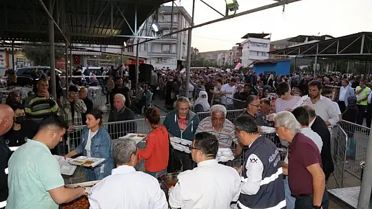 Başkan Arslan Vatandaşlarla İftar Sofrasında Buluştu