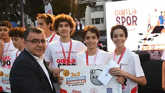 Gençler Altıeylül'de buluştu