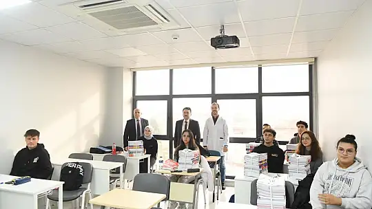 'GENÇLERİMİZLE GELECEĞİMİZİ İNŞA EDİYORUZ'